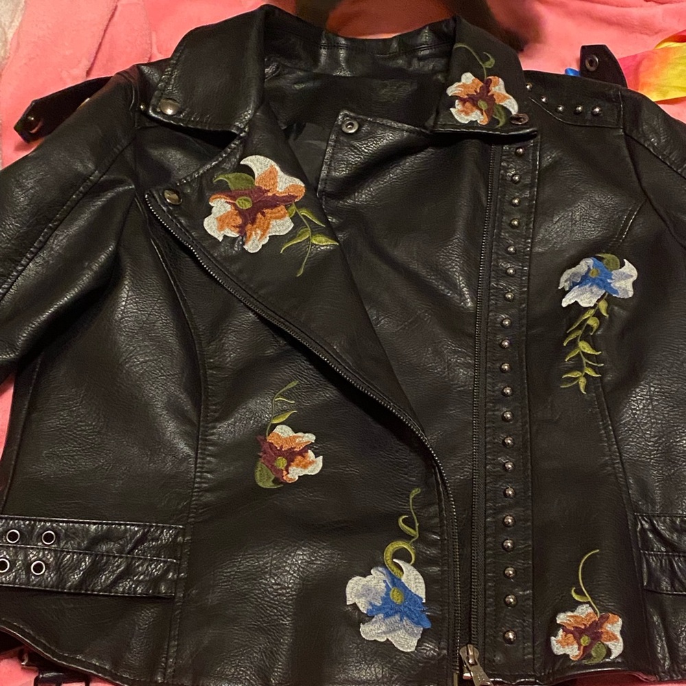 ✨Veagan Leather Jacket with Floral Embroidery✨